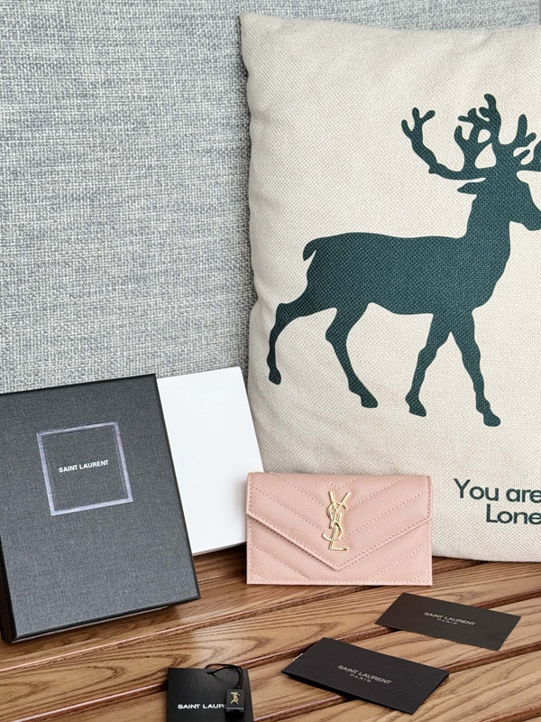 イヴサンローラン財布正面デザイン